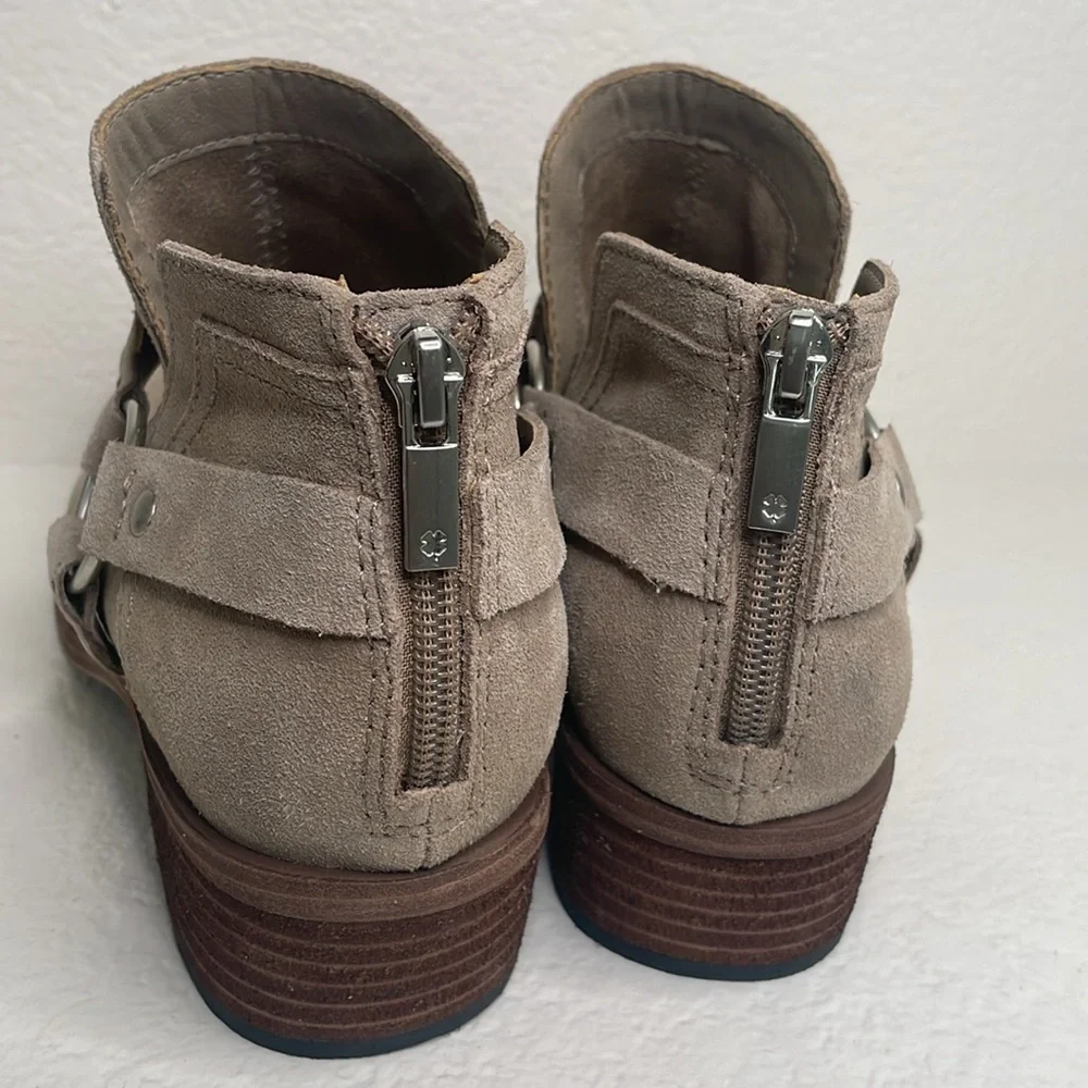 Lucky Brand women’s Taupe Suede Booties size 9